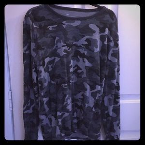 Men’s Size XL Urban Camo Long Sleeve Thermal Shirt